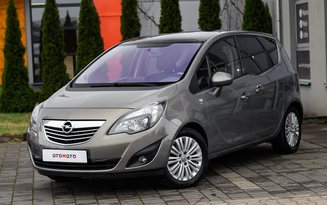 mazowieckie Opel Meriva cena 26700 przebieg: 159000, rok produkcji 2011 z Poznań